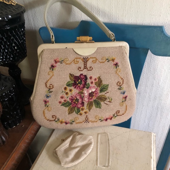 Vintage Handbags - Vintage Needlepoint Handbag
